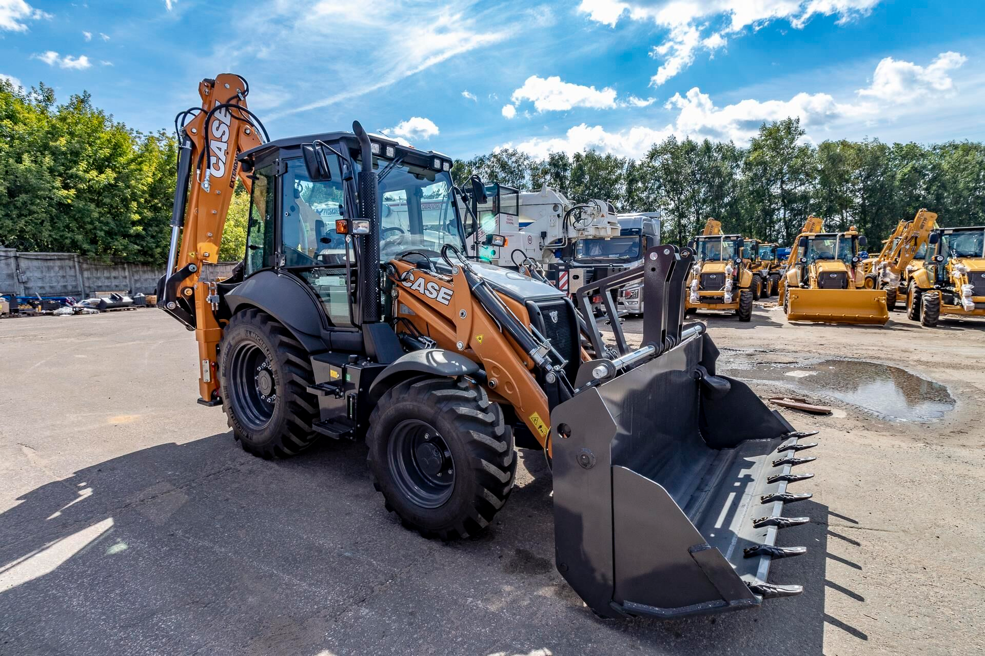 Экскаватор-погрузчик CASE 580SV Comfort (Tier 5 с отключенной SCR, Турция)