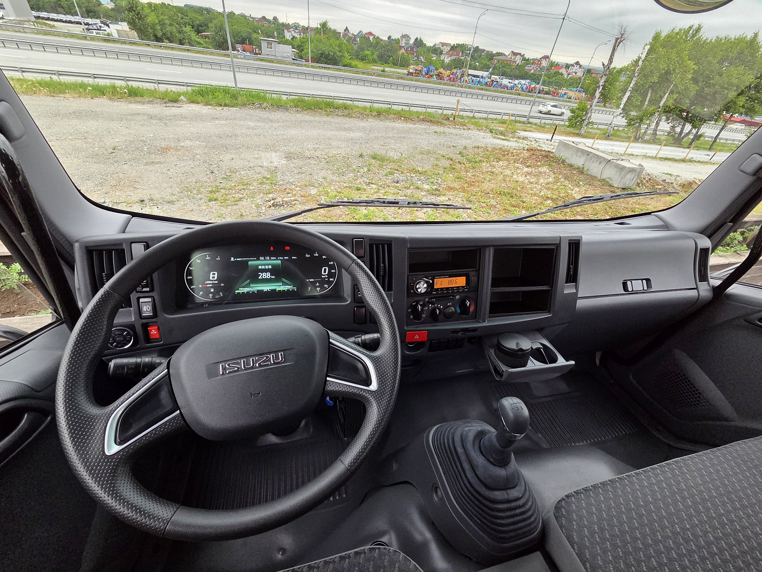ISUZU ELF бортовой с КМУ UNIC