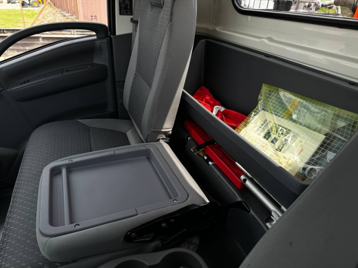 Эвакуаторная платформа 4.5 т с КМУ 3.2 т на шасси Isuzu Elf