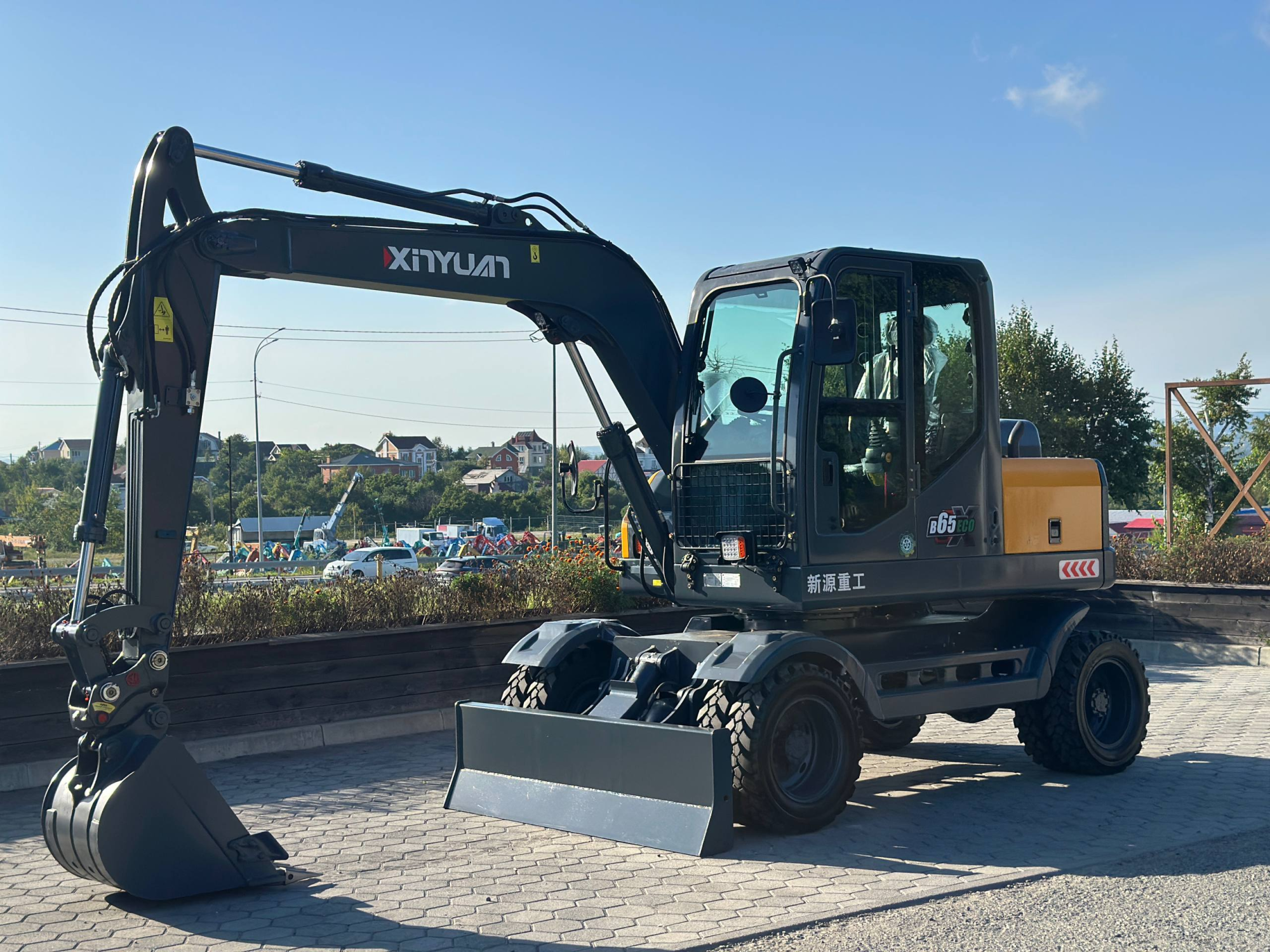 Колесный экскаватор XINYUAN B65 ECO