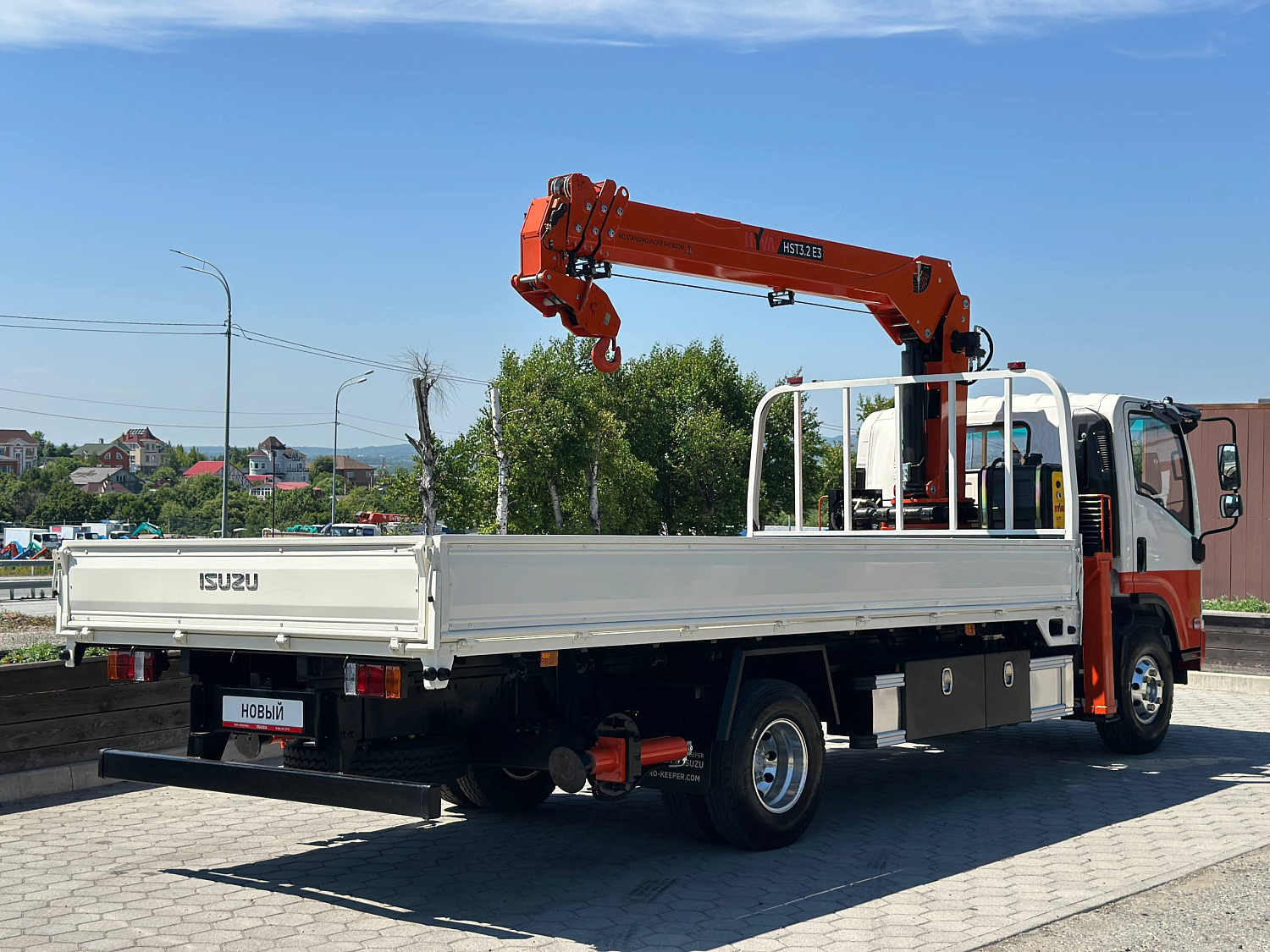 ISUZU ELF бортовой с КМУ HYVA