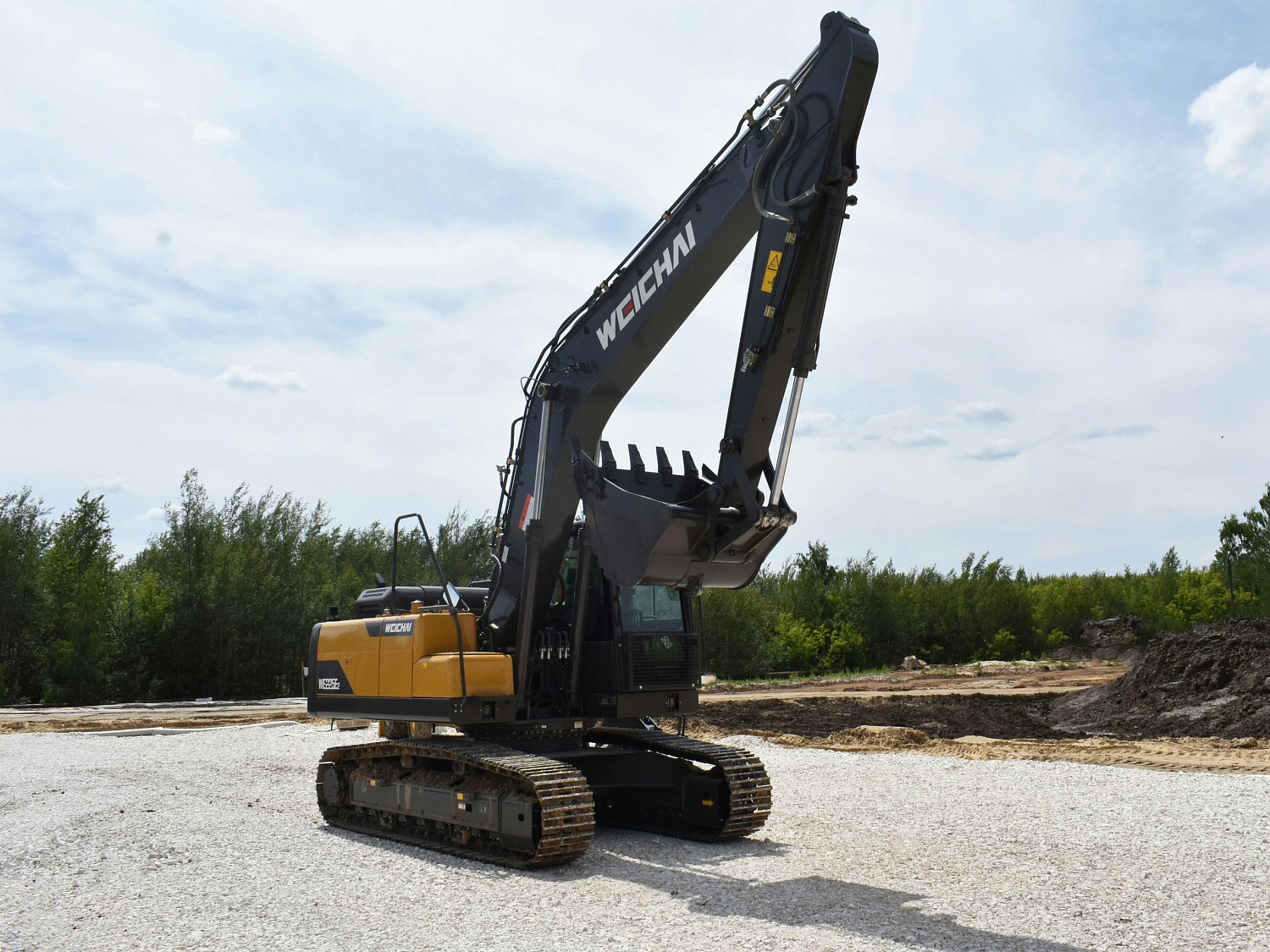 Гусеничный экскаватор Weheavy WE225Е2-N